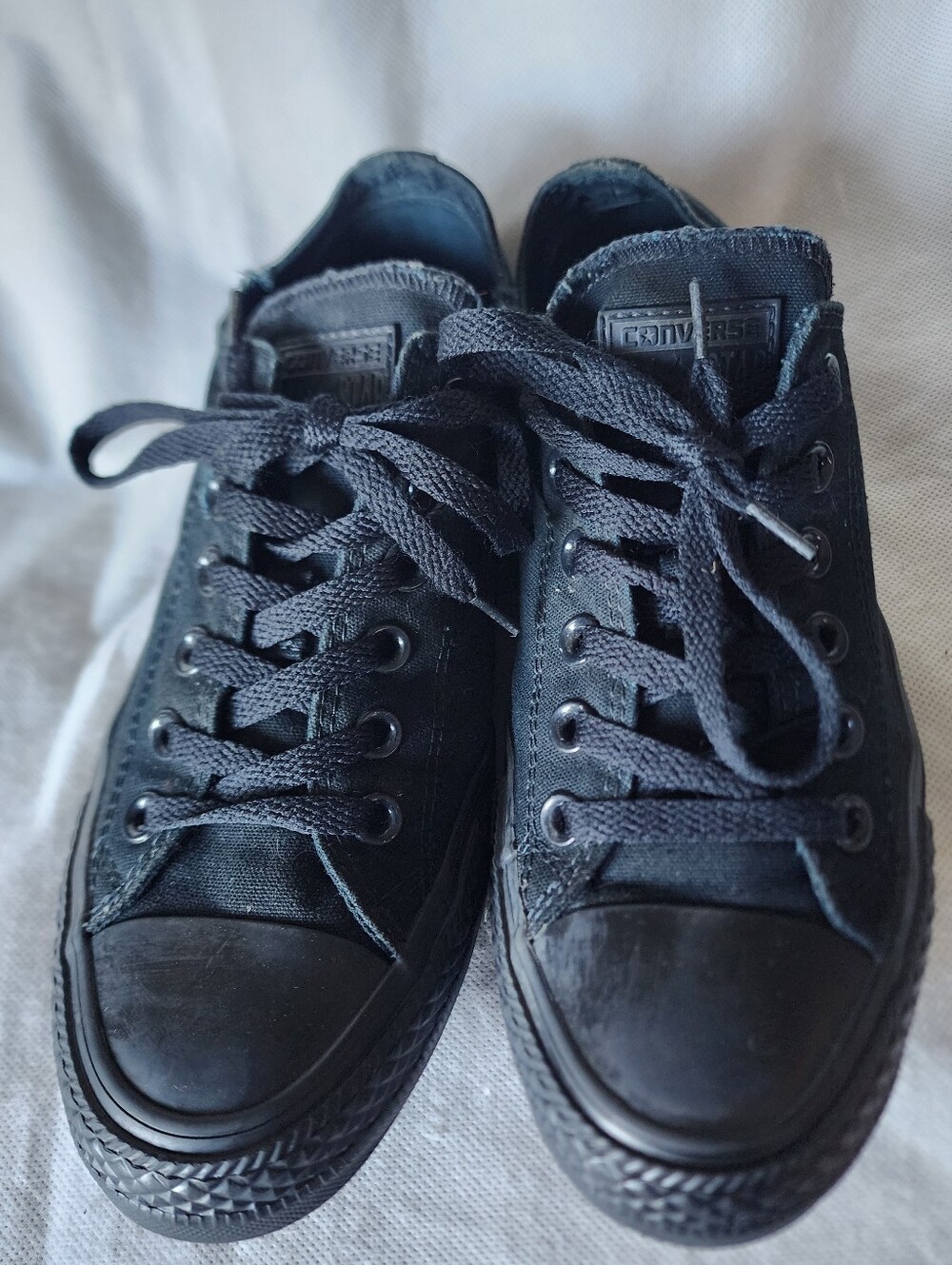 Converse Low Top Canvas Sneakers in Black Size 8